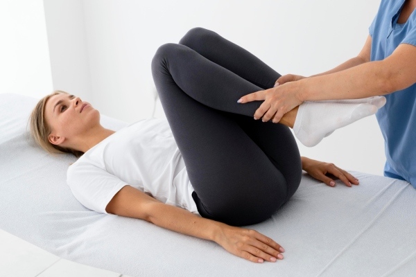 Sesión de fisioterapia de suelo pélvico y recuperación postparto